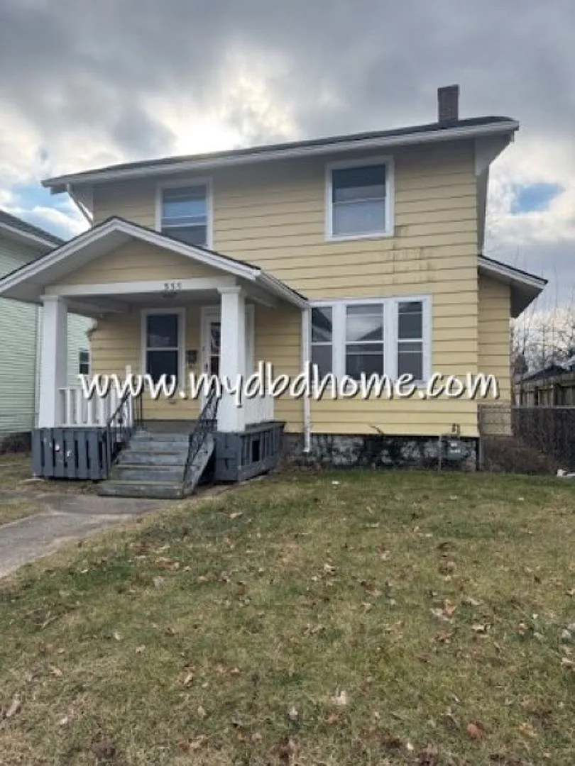 335 W Packard Ave photo 1