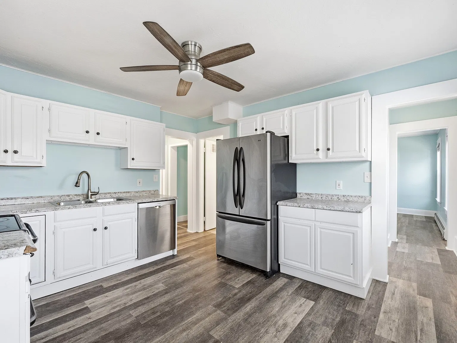 3 bed, 1476 sqft, $2,300 — Photo 2