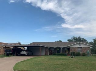 1516 Cindy St, Mangum, OK 73554