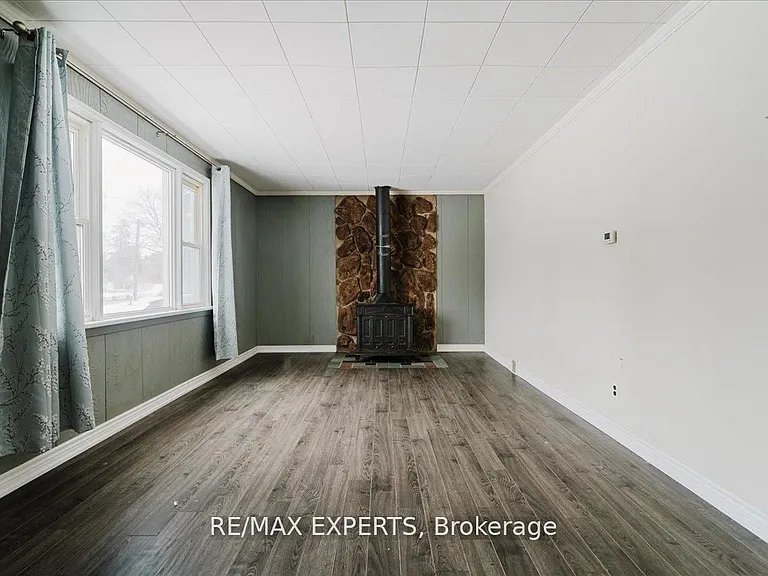 5323 Lawrence Ave E — Photo 14