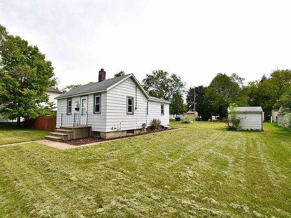 4th image of 338 23rd Ave N