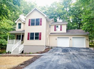 320 Canterbury Rd, Bushkill, PA 18324