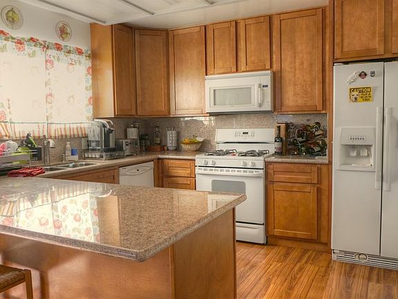 5th image of 2915 Dovenshire Dr