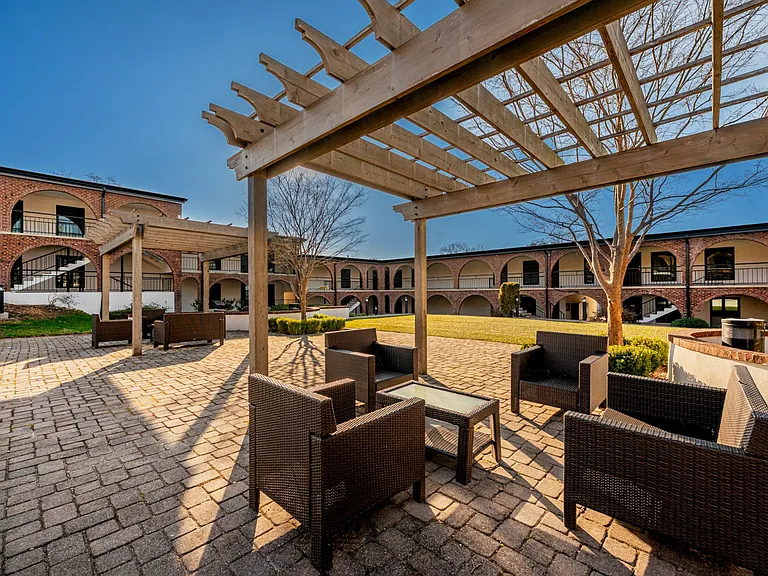 Newberry Commons — Photo 18