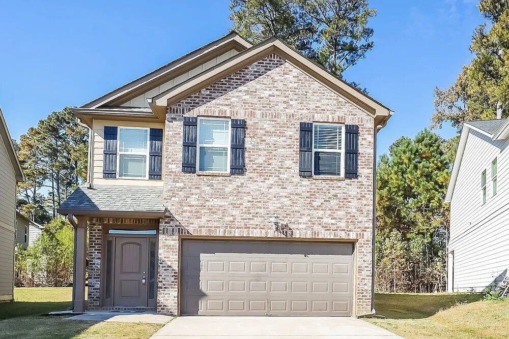 4 bed, 3.0 bath, 2200 sqft, $3,050 — Photo 1