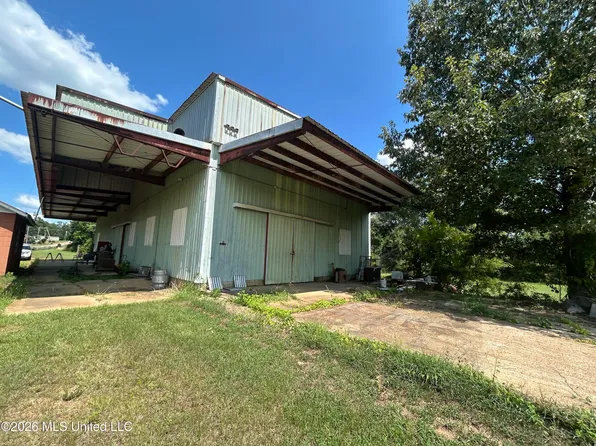 Greensboro St, Winona, MS 38967