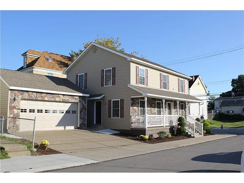 1716 Greenleaf St photo 1