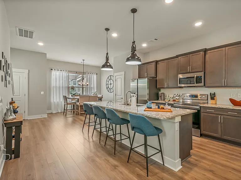 207 Stonecrest Cir — Photo 16