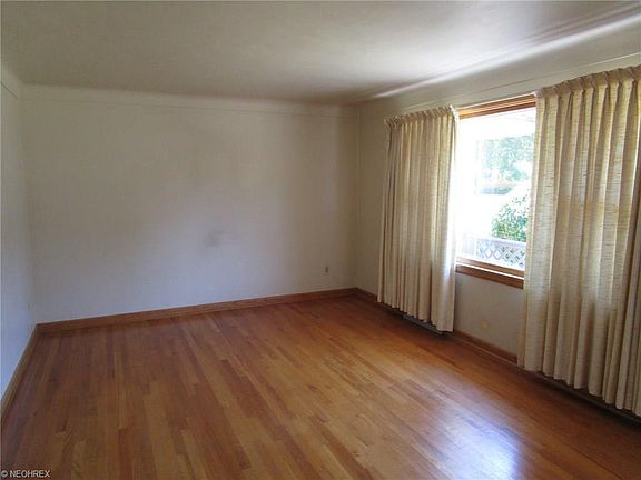 3rd image of 656 Forestridge Dr