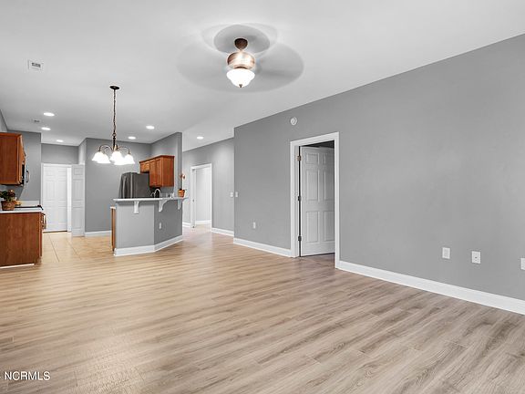 5th image of 4534 Regent Drive
