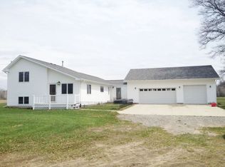 2071 S Castor Rd, Midland, MI 48640