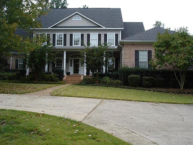 1st image of 221 Woodland Hills Dr