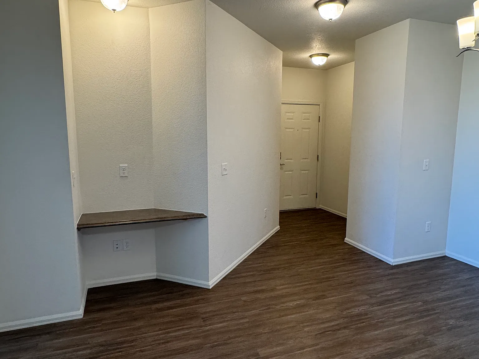 3 bed, 1403 sqft, $2,375 — Photo 4