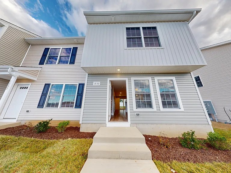1333 Luke Ln — Photo 12