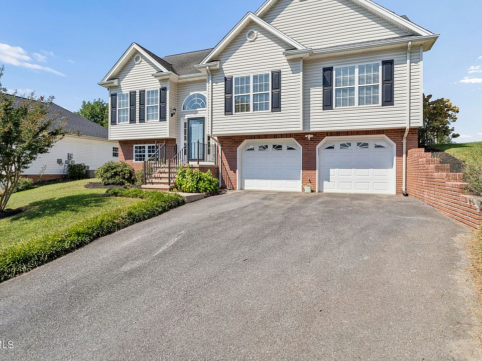 1st image of 17 Taylor Ridge Ct