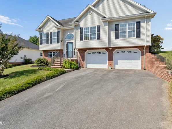 17 Taylor Ridge Ct, Johnson City, TN 37601