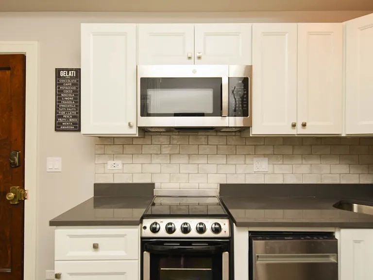 640 W Wrightwood Ave #802 — Photo 4