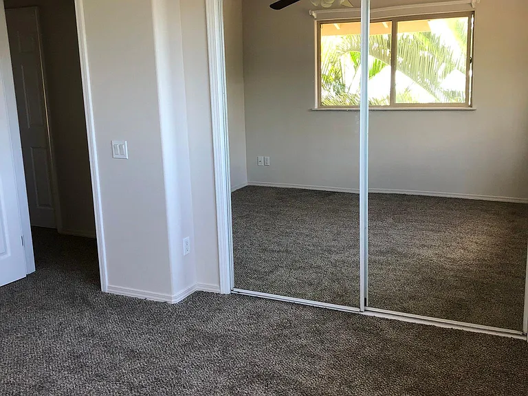 master room slider closet 2 windows private bathroom