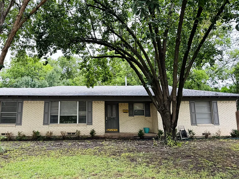 2714 Shelby Ct — Photo 2