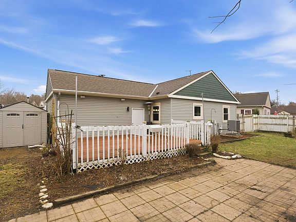 2nd image of 1112 Lombardi Way
