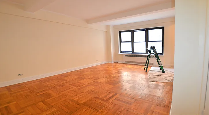 Rented by Manhattan Realty Group | media 15