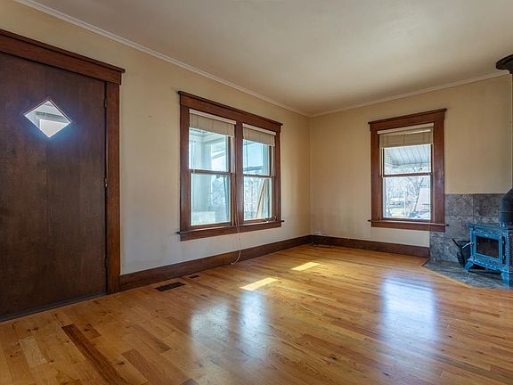 4th image of 1365 Solon St