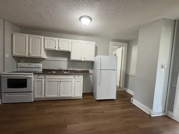 50 Hopkins St APT 1W, Waterbury, CT 06704