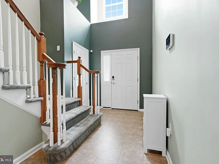 1606 Nathan Dr — Photo 3