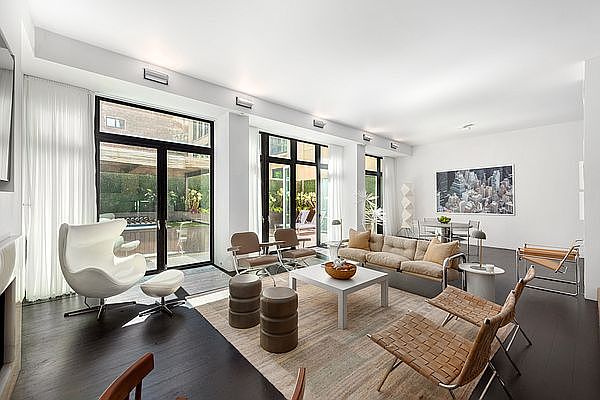 1st image of 7 Hubert St Townhouse 3H
