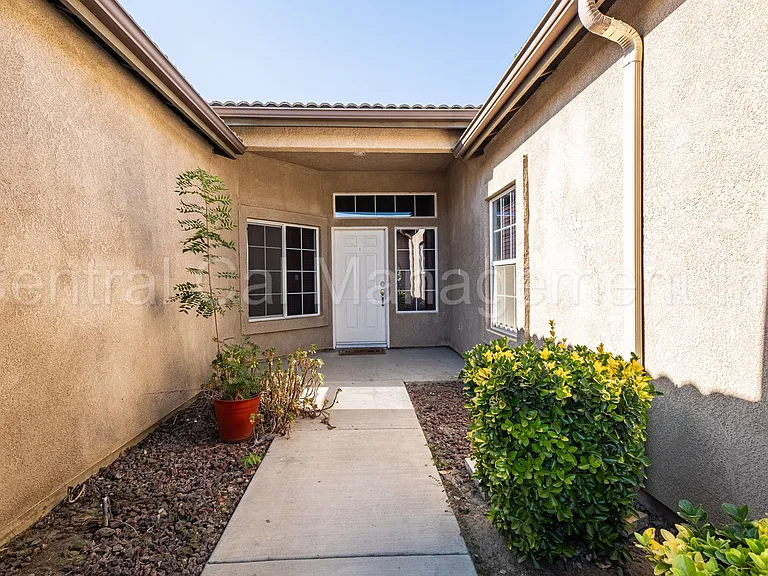 10713 Alexander Falls Ave — Photo 2