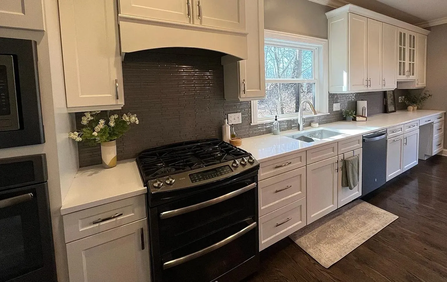 5 bed, 3.5 bath, 3022 sqft, $12,900 — Photo 3