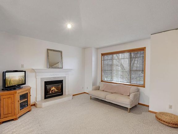 4th image of 7478 Wellington Dr