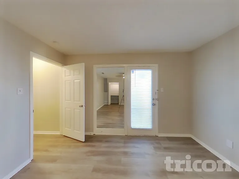 725 Villa Ridge Dr — Photo 8