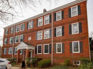 3048 S Buchanan St APT B2, Arlington, VA 22206