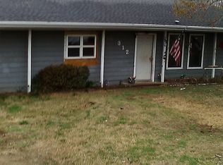 312 S School St, Gassville, AR 72635