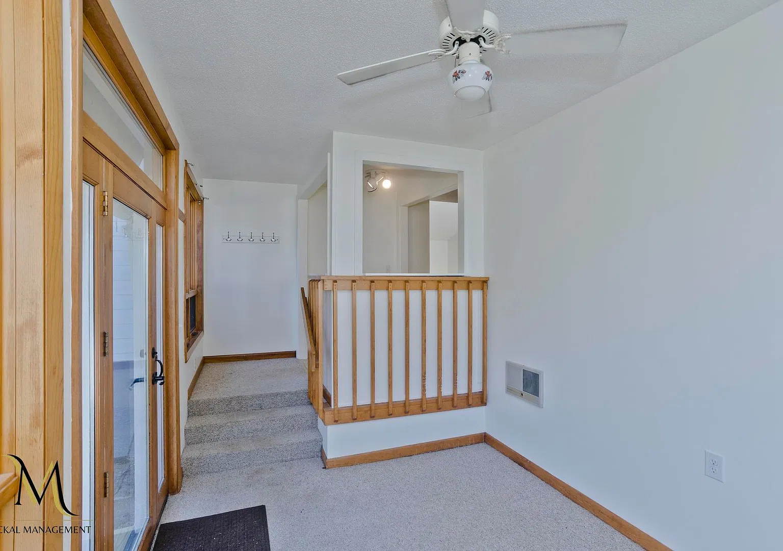 Single Family Home in West Springfield! — Photo 4