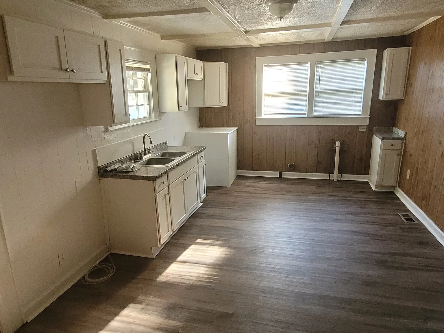 2 bed, 980 sqft, $1,300 — Photo 3