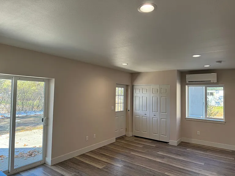 2236 Burlington Ave — Photo 4