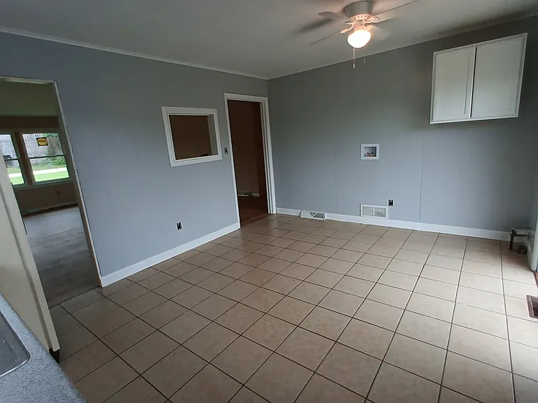9731 Peach St — Photo 9