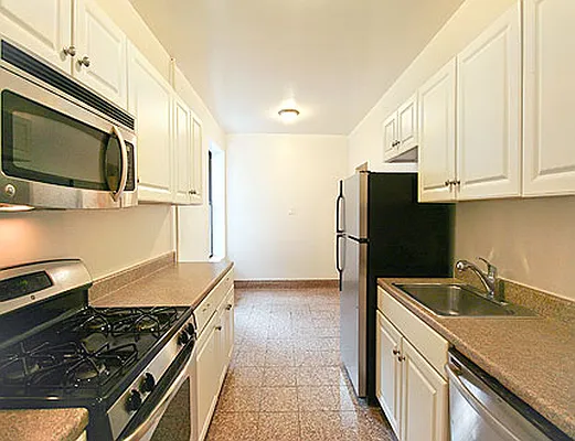 Rented by SW Queens Mezzanine | media 19