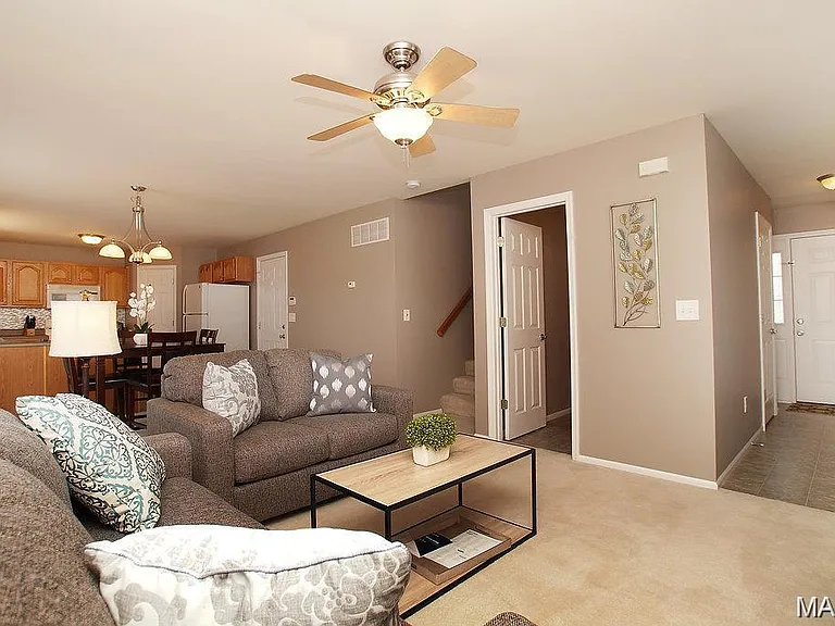 210 Stone Run Blvd — Photo 3