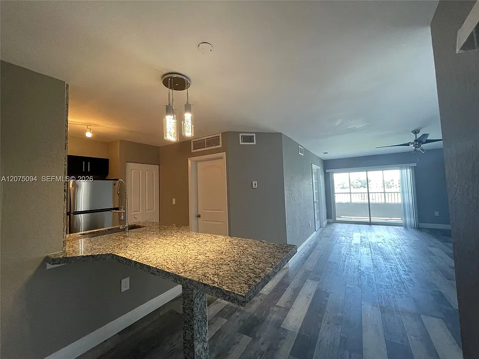 4158 Inverrary Dr #503