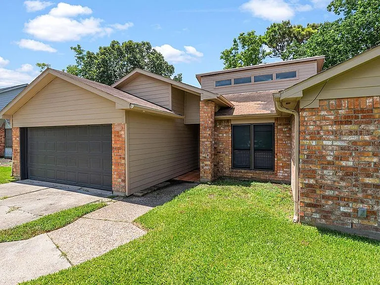 14910 Grassington Dr — Photo 21