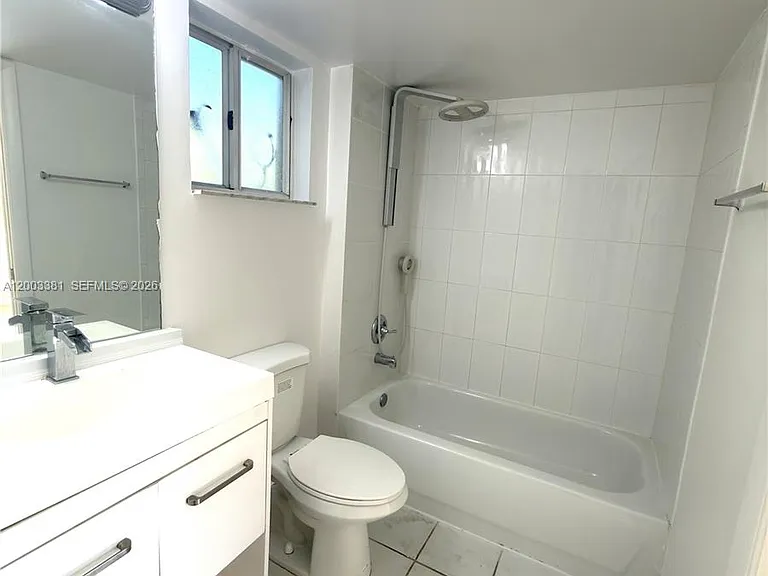 14020 NE 3rd Ct #5 — Photo 8