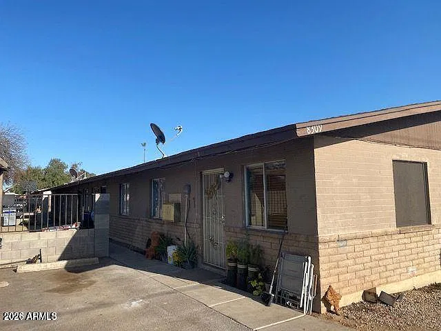 2 bed, 1.0 bath, 950 sqft, $1,100 — Photo 1