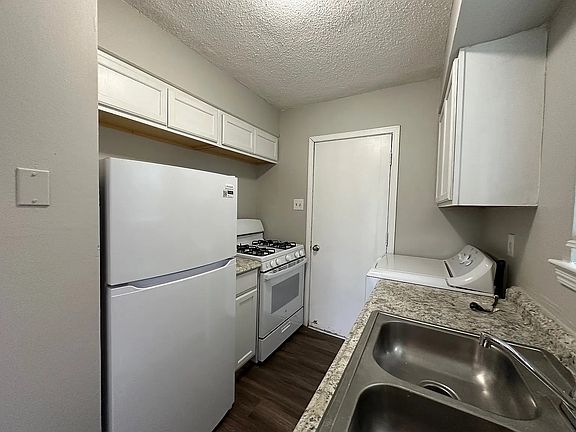 4th image of 3970 Southlawn Ave APT 5
