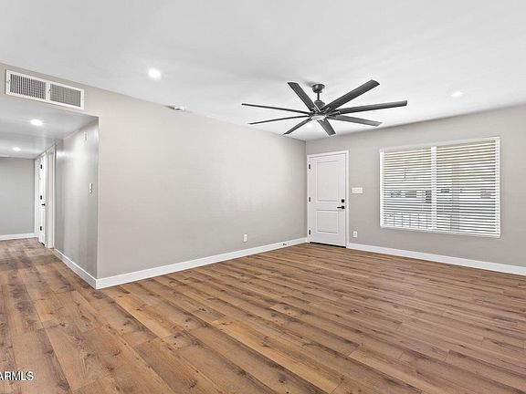5th image of 724 W Missouri Avenue