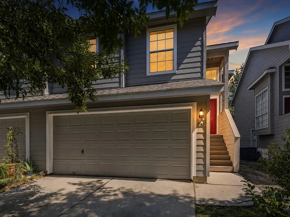 230 Blushwood Pl