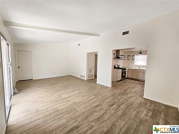 5th image of 2312 Daisy Dr