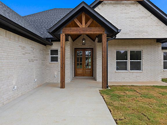 3rd image of 290 Big Oaks Rd